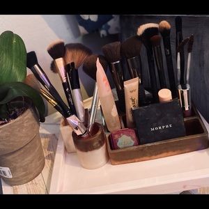 Make up organizer tray
